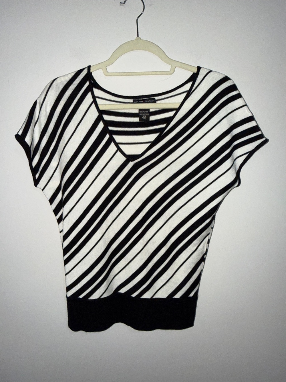 New York & Company Black and White Diagonal Stripe V-Neck Short Sleeve Top